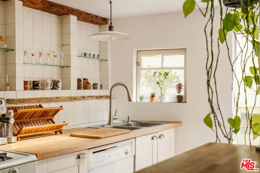 922 Old Topanga Canyon Road Topanga, CA 90290