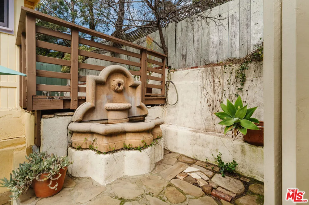 922 Old Topanga Canyon Road Topanga, CA 90290