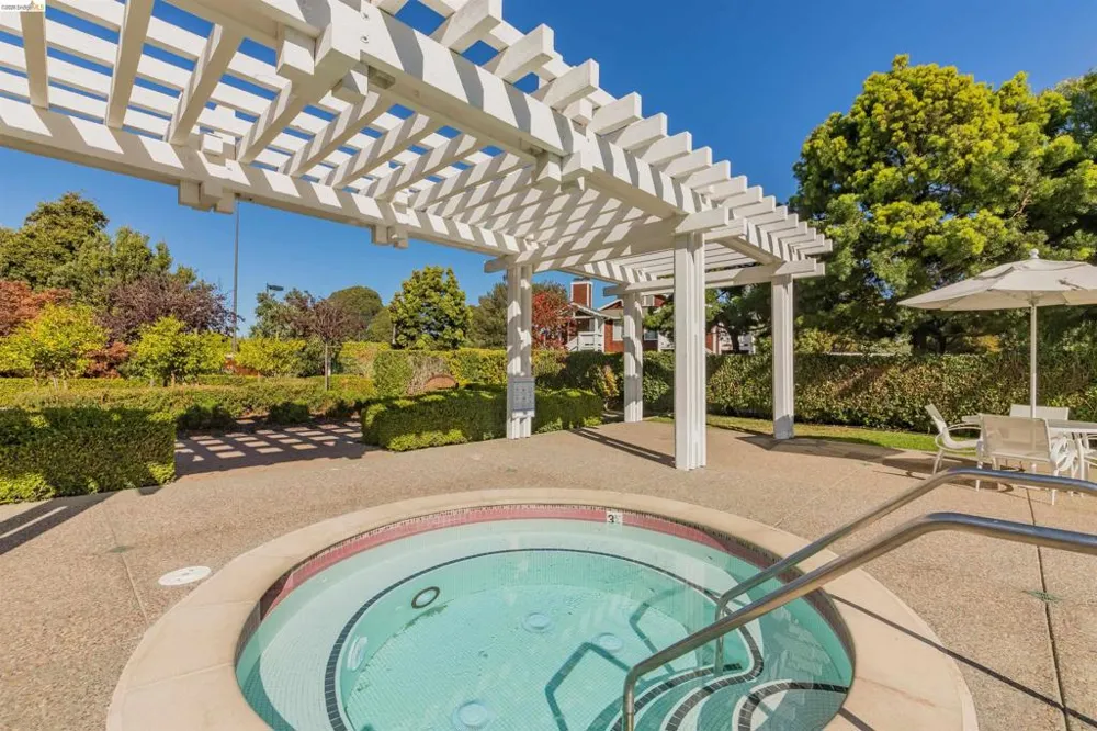 145 Bayside Ct Richmond, CA 94804
