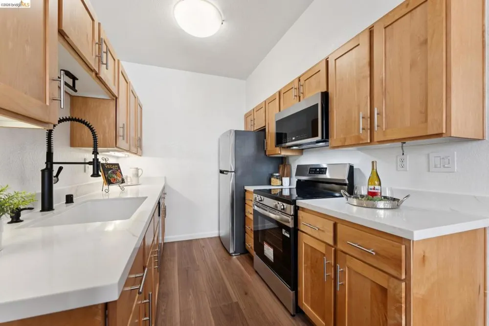 145 Bayside Ct Richmond, CA 94804