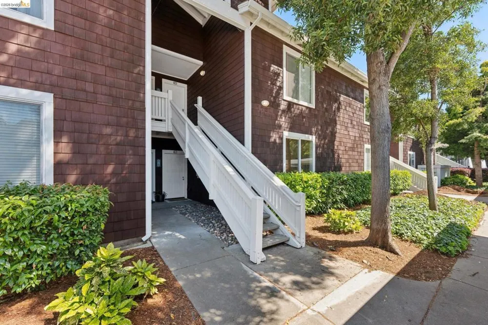 145 Bayside Ct Richmond, CA 94804