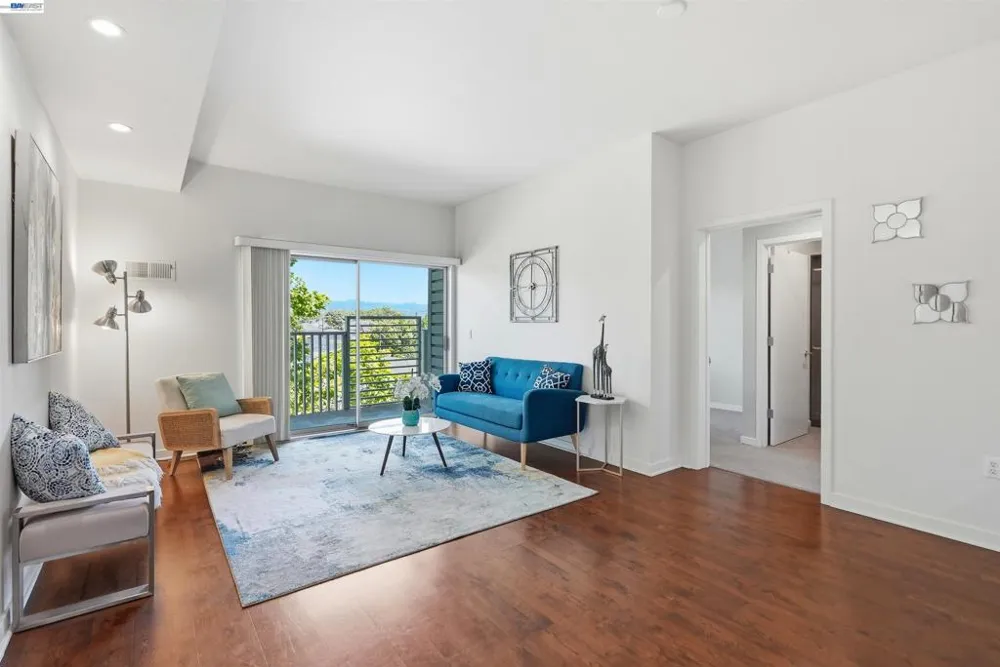 6465 San Pablo Ave #3-2 Oakland, CA 94608