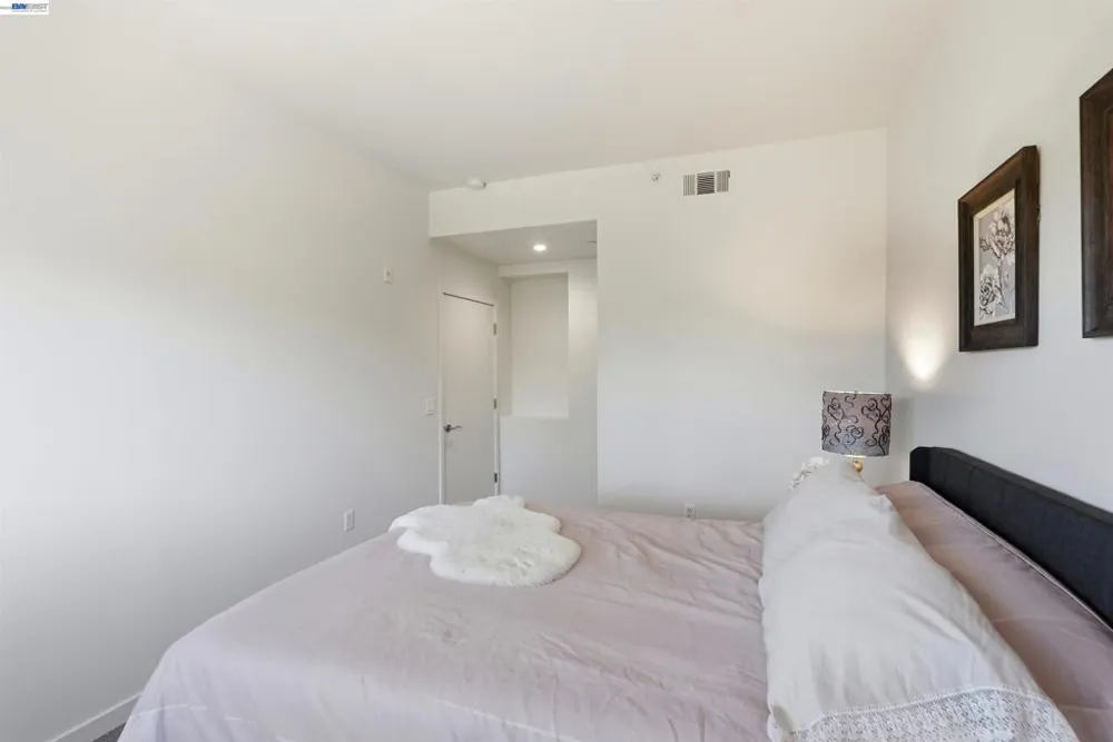 6465 San Pablo Ave #3-2 Oakland, CA 94608