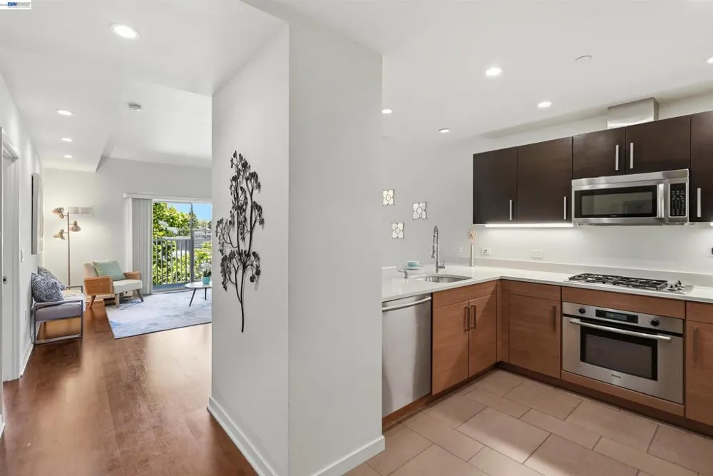 6465 San Pablo Ave #3-2 Oakland, CA 94608