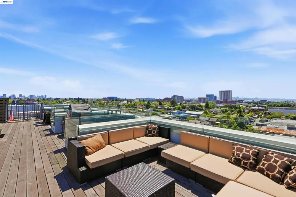 6465 San Pablo Ave #3-2 Oakland, CA 94608