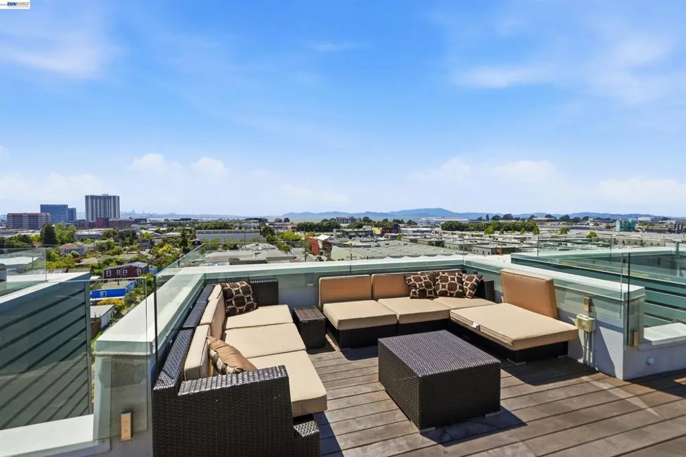 6465 San Pablo Ave #3-2 Oakland, CA 94608