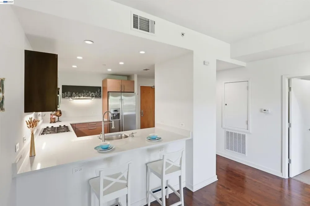 6465 San Pablo Ave #3-2 Oakland, CA 94608