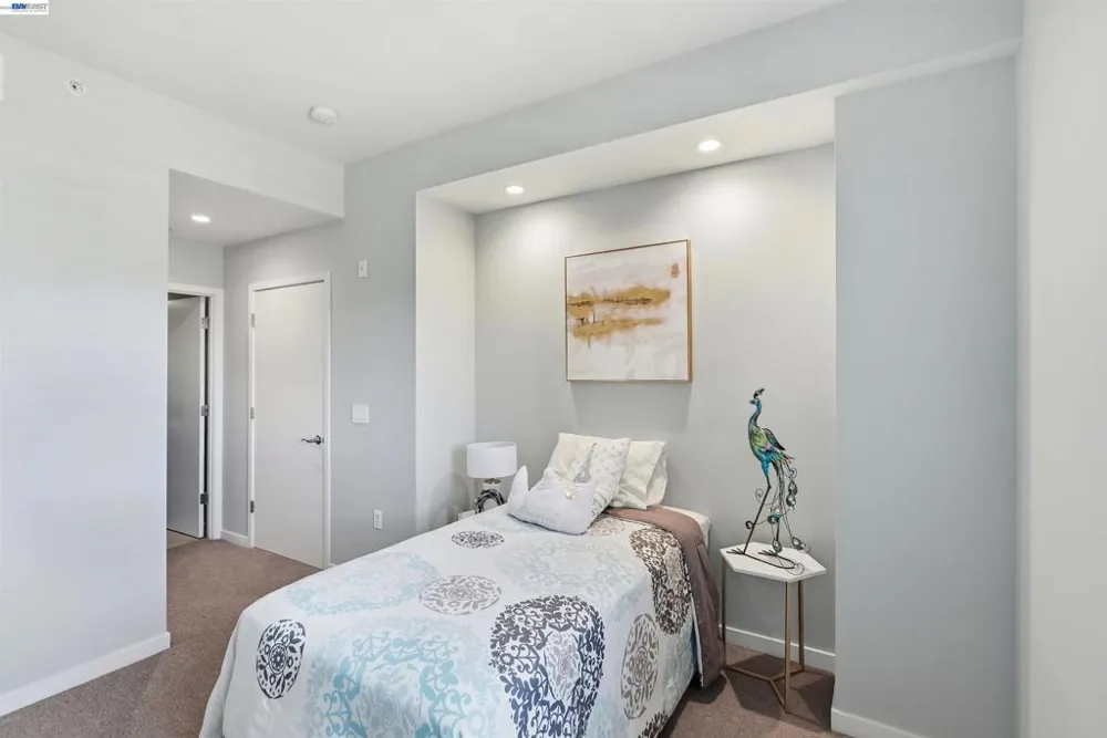 6465 San Pablo Ave #3-2 Oakland, CA 94608