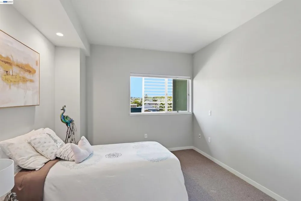 6465 San Pablo Ave #3-2 Oakland, CA 94608