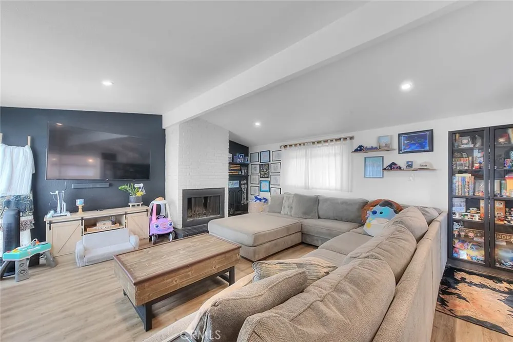 3832 Abbeywood Whittier, CA 90601