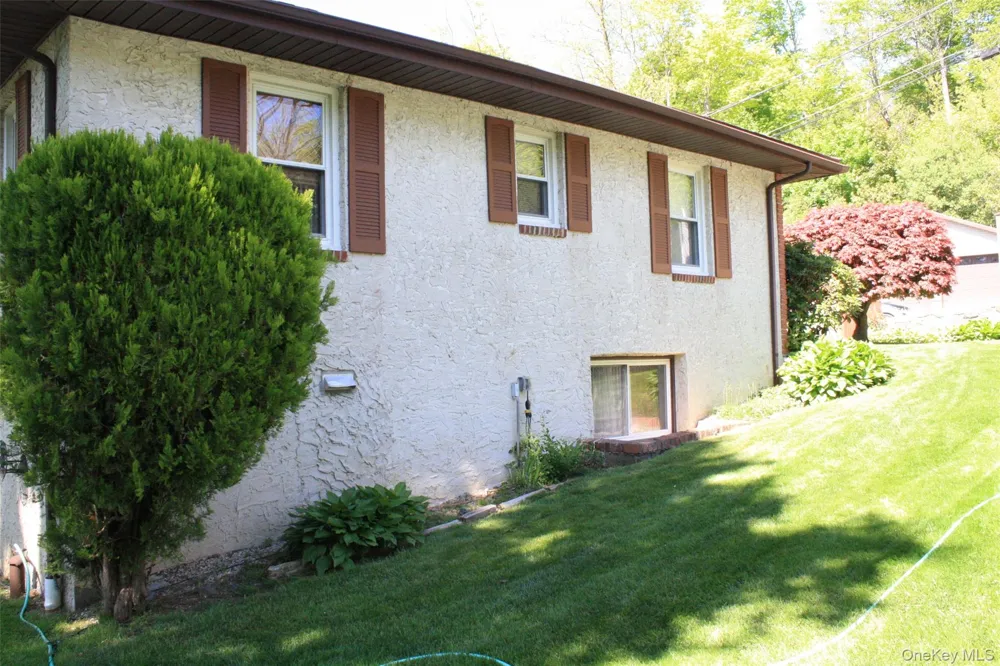 37 Valhalla Road Carmel, NY 10512