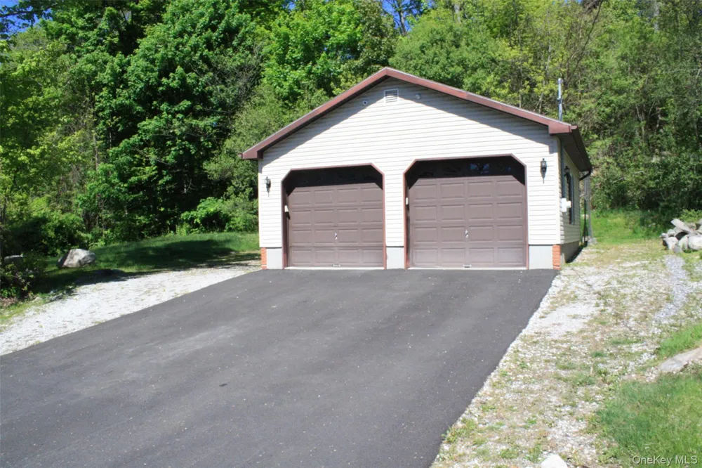 37 Valhalla Road Carmel, NY 10512