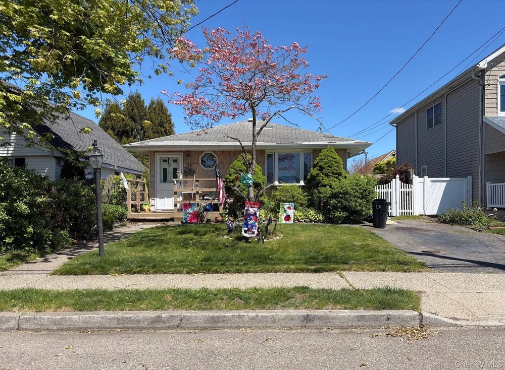 15 E Jackson Avenue Babylon, NY 11702
