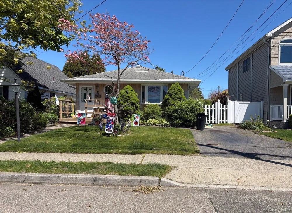 15 E Jackson Avenue Babylon, NY 11702