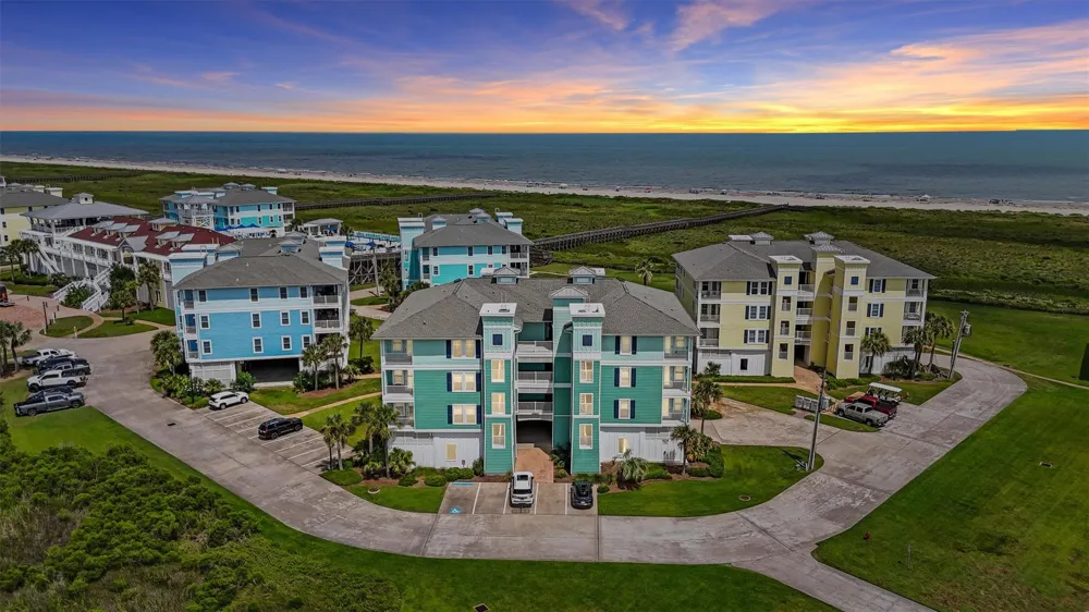 4231 Pointe West Drive #302 Galveston, TX 77554