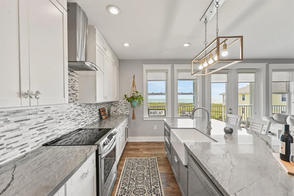 4231 Pointe West Drive #302 Galveston, TX 77554