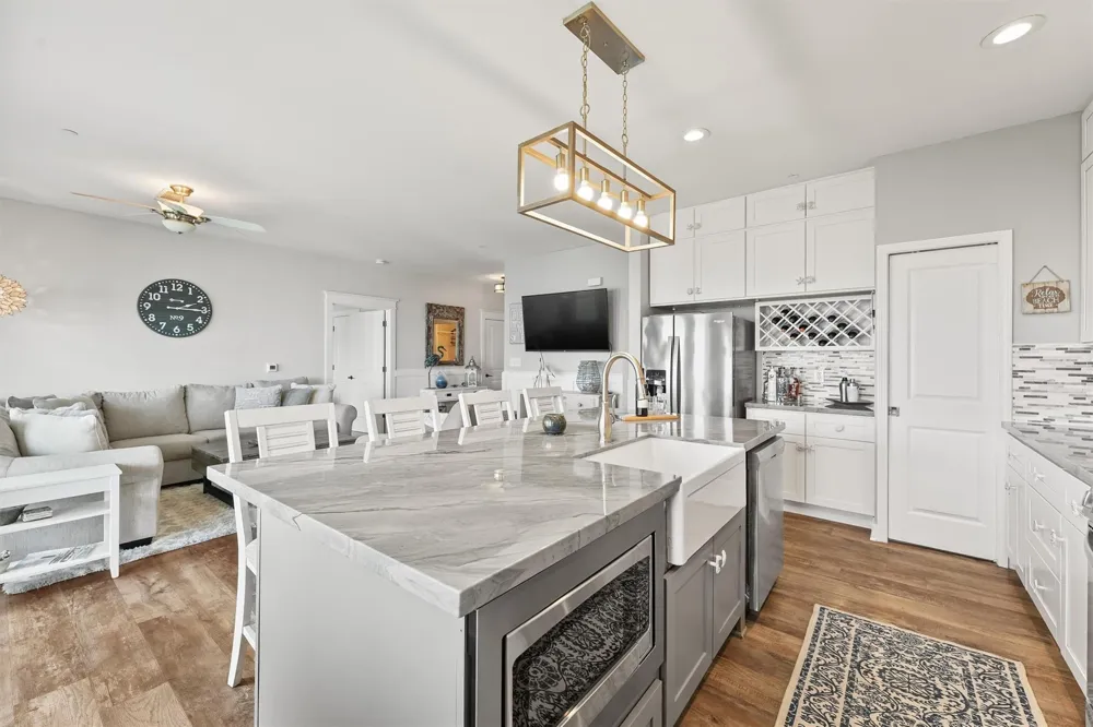 4231 Pointe West Drive #302 Galveston, TX 77554