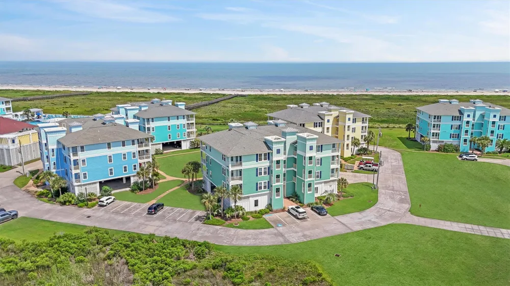4231 Pointe West Drive #302 Galveston, TX 77554