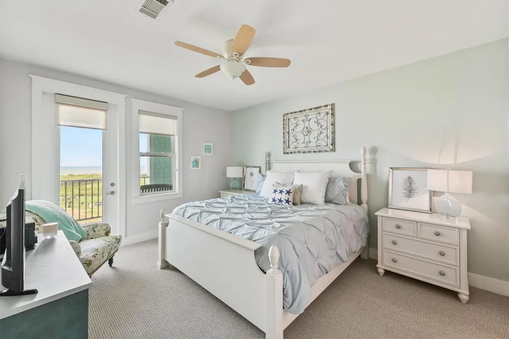 4231 Pointe West Drive #302 Galveston, TX 77554