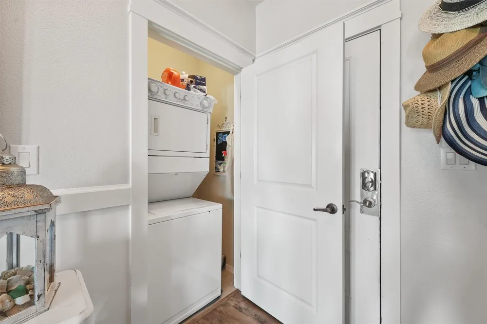 4231 Pointe West Drive #302 Galveston, TX 77554
