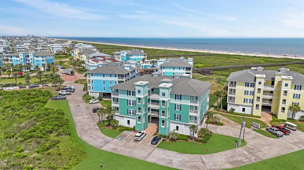 4231 Pointe West Drive #302 Galveston, TX 77554