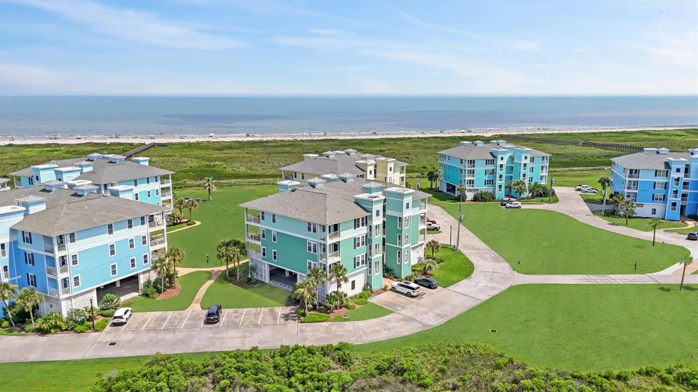 4231 Pointe West Drive #302 Galveston, TX 77554