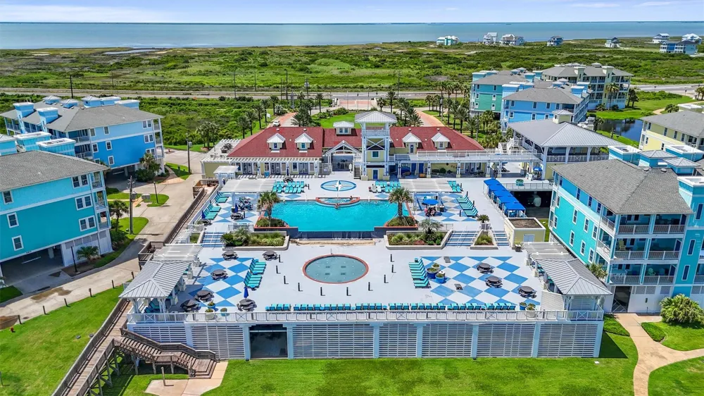 4231 Pointe West Drive #302 Galveston, TX 77554