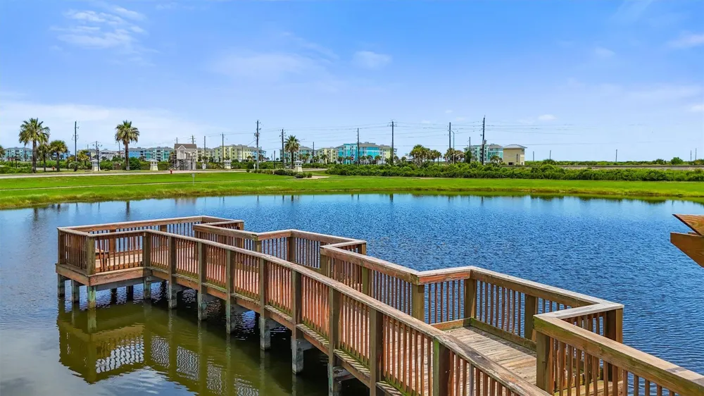 4231 Pointe West Drive #302 Galveston, TX 77554