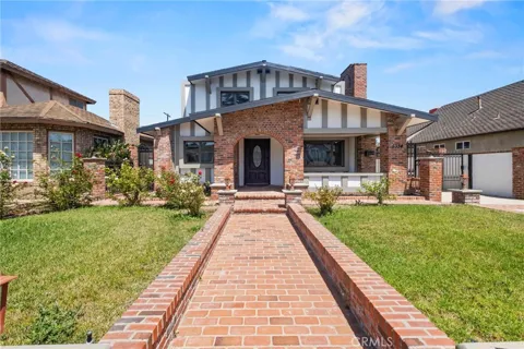 5334 S Victoria