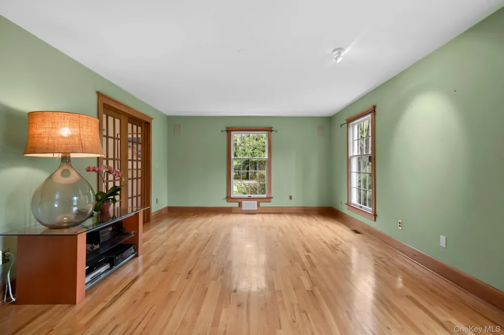 6 Prairie Lane Brookhaven, NY 11719