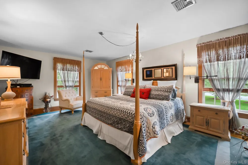 6 Prairie Lane Brookhaven, NY 11719