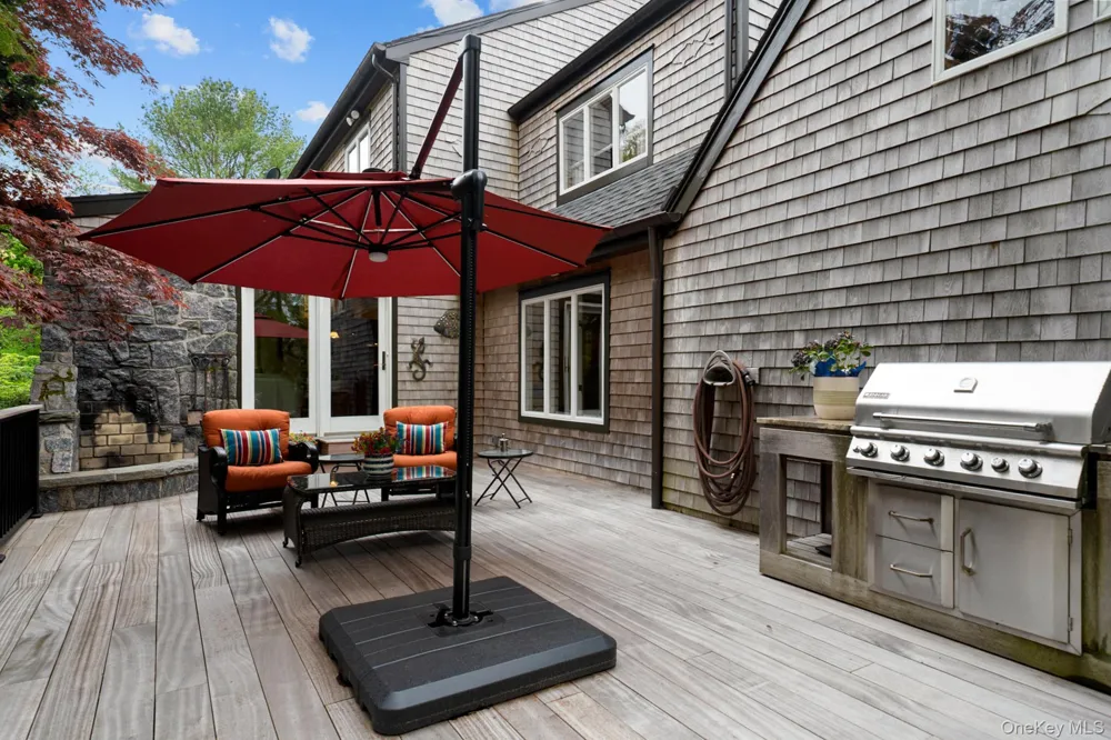 6 Prairie Lane Brookhaven, NY 11719
