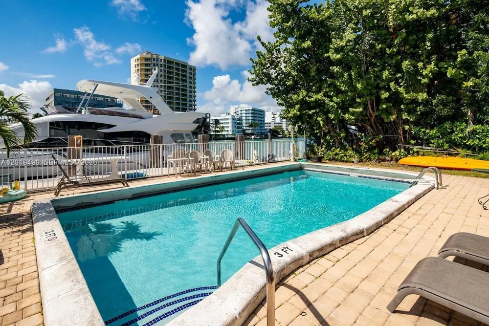 34 Bal Bay Dr Bal Harbour, FL 33154