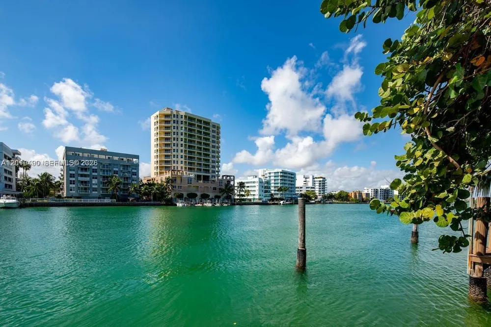 34 Bal Bay Dr Bal Harbour, FL 33154