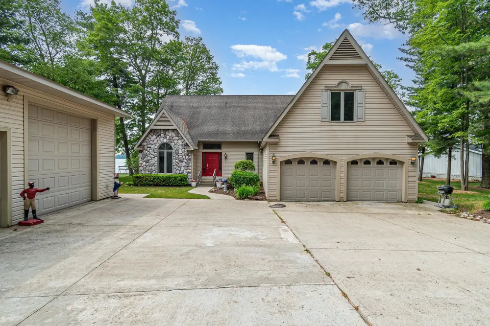 7435 Loud Drive Oscoda Charter Township, MI 48750