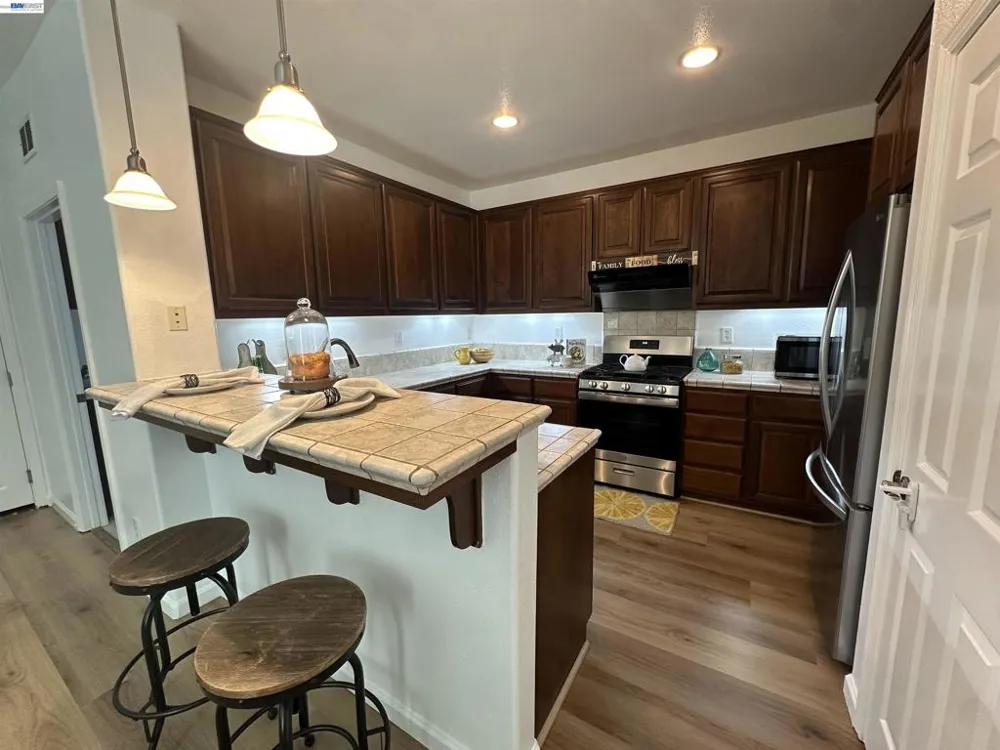 140 W Brilloso Ln Mountain House, CA 95391