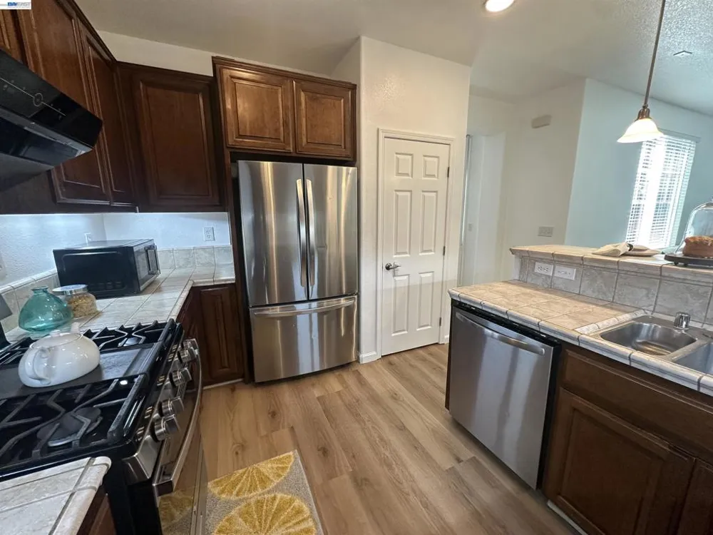 140 W Brilloso Ln Mountain House, CA 95391