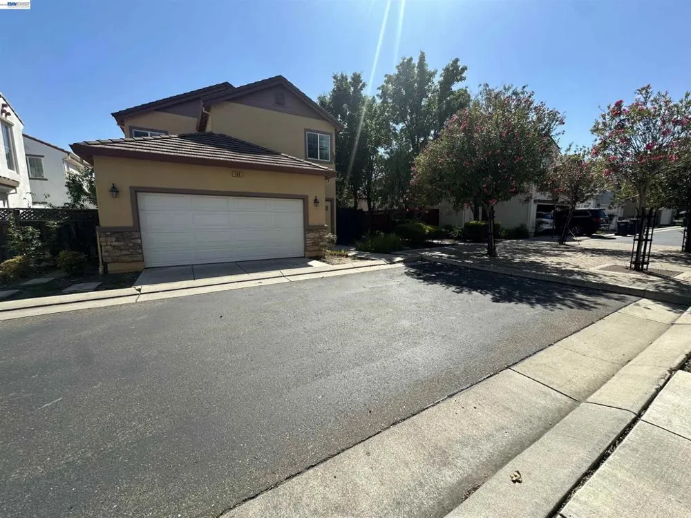 140 W Brilloso Ln Mountain House, CA 95391