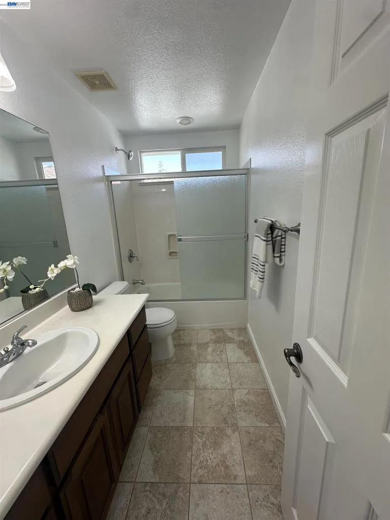 140 W Brilloso Ln Mountain House, CA 95391