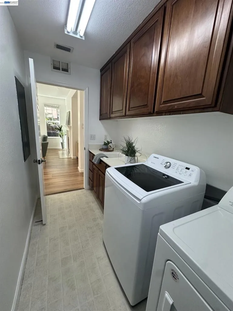 140 W Brilloso Ln Mountain House, CA 95391