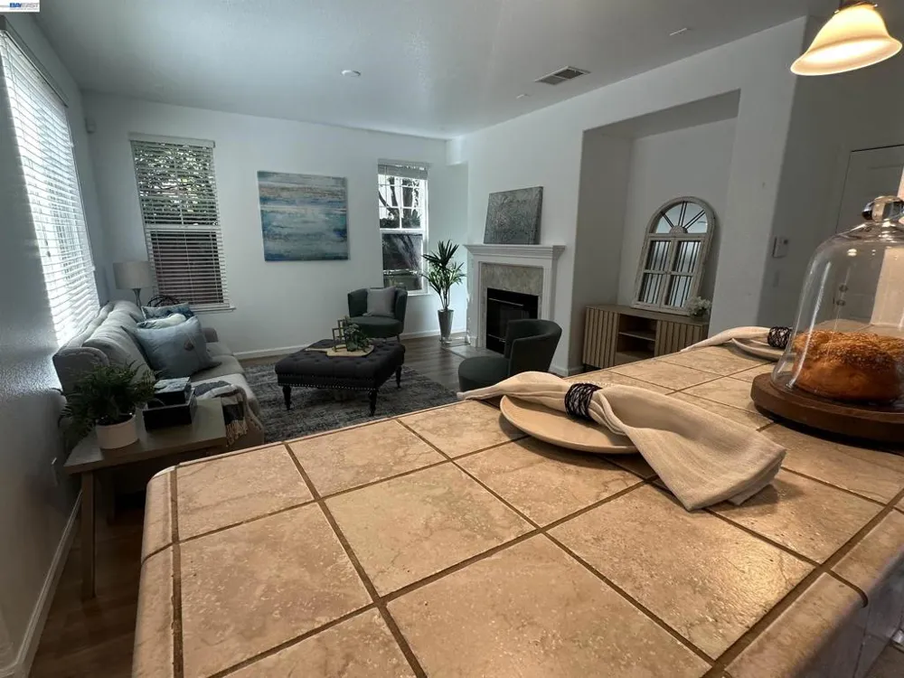 140 W Brilloso Ln Mountain House, CA 95391