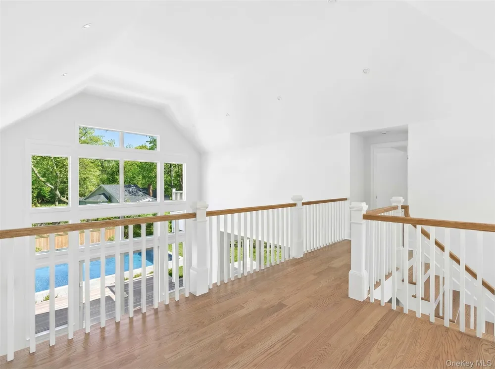 78 Meeting House Road Westhampton Beach, NY 11978
