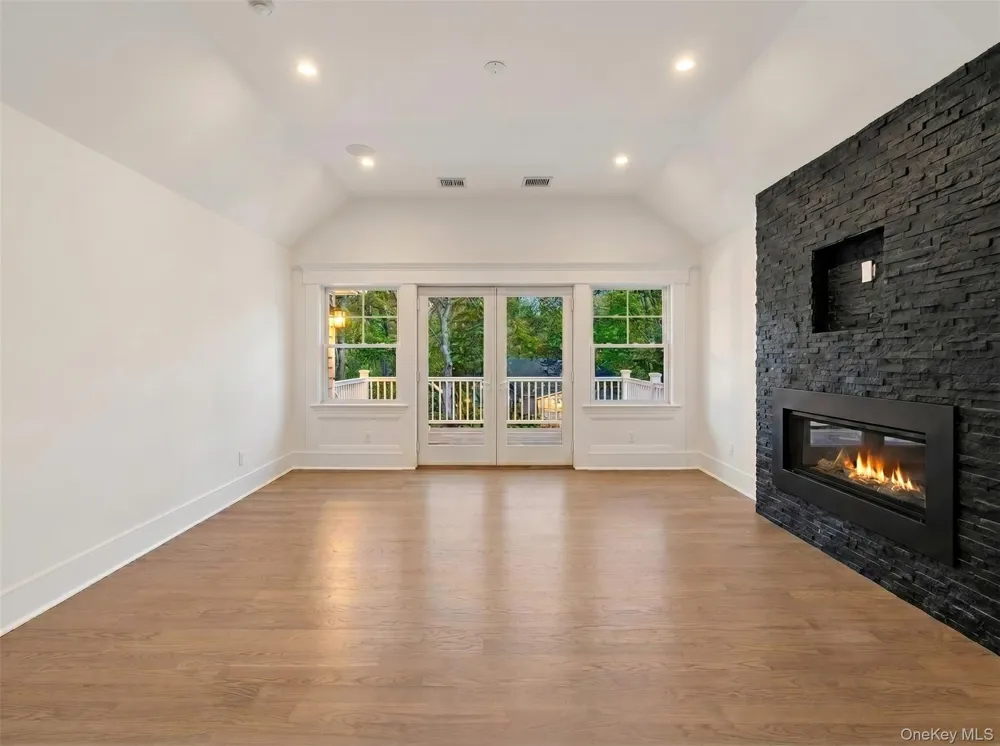 78 Meeting House Road Westhampton Beach, NY 11978