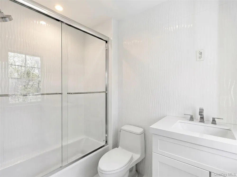 78 Meeting House Road Westhampton Beach, NY 11978