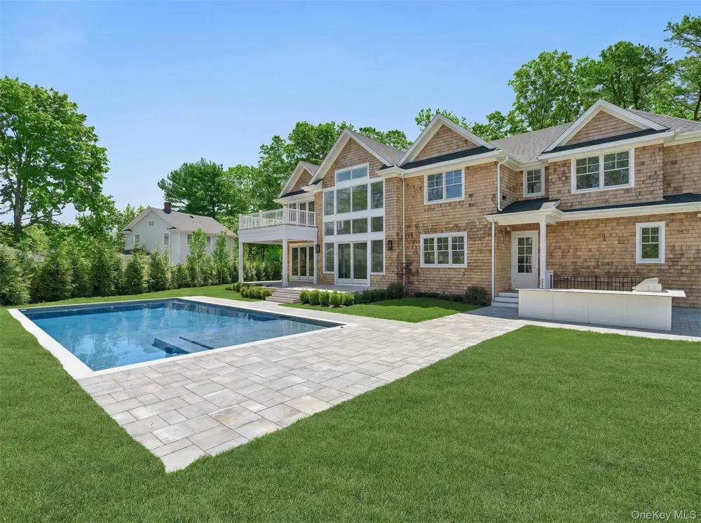 78 Meeting House Road Westhampton Beach, NY 11978