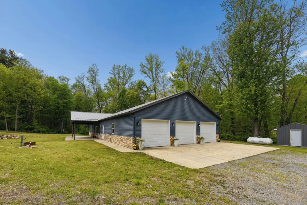 64778 Union Road Cassopolis, MI 49031