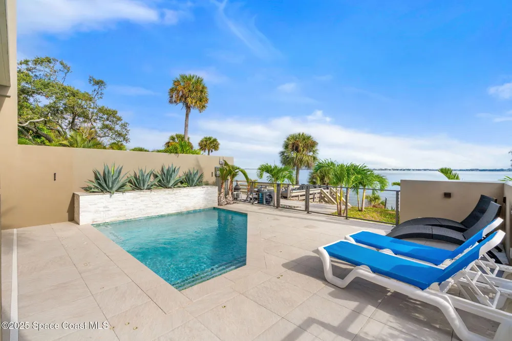 1809 Riverview Drive Melbourne, FL 32901