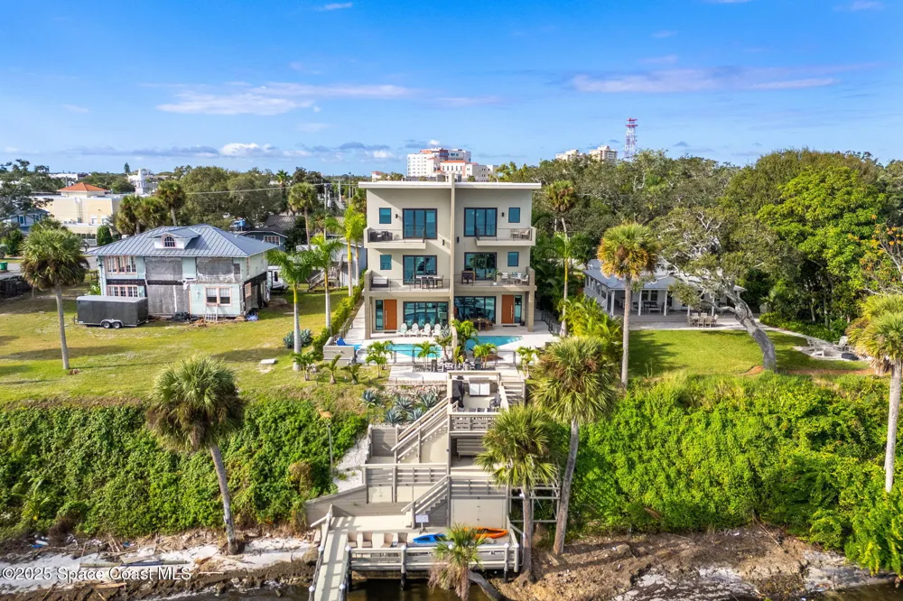 1809 Riverview Drive Melbourne, FL 32901