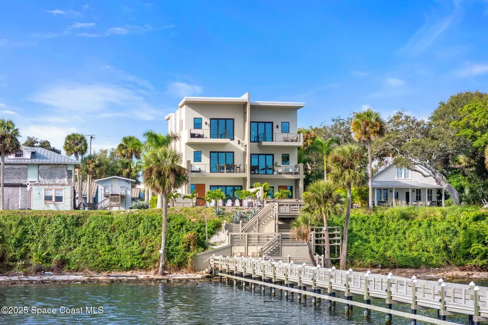 1809 Riverview Drive Melbourne, FL 32901