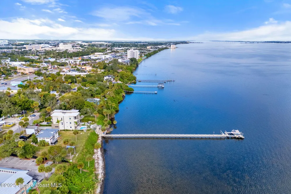 1809 Riverview Drive Melbourne, FL 32901